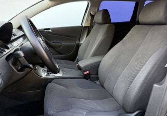 Подержанный автомобиль Volkswagen Passat Wagon 2007 года (10 фото)