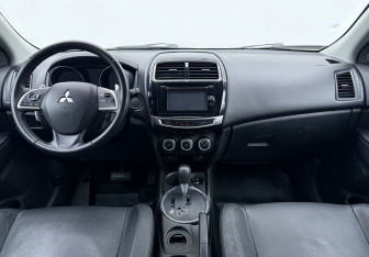 Подержанный автомобиль Mitsubishi ASX 2014 года (12 фото)