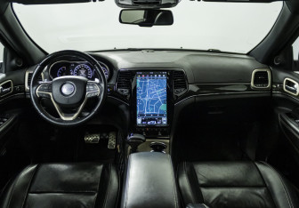 Подержанный автомобиль Jeep Grand Cherokee 2014 года (14 фото)