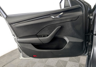 Подержанный автомобиль Skoda Octavia Liftback 2021 года (19 фото)