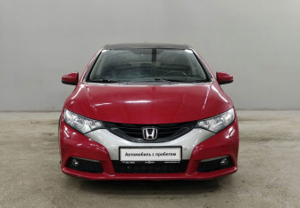 Подержанный автомобиль Honda Civic Hatchback 2013 года (2 фото)