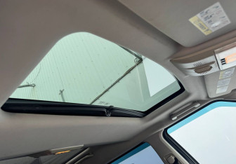 Подержанный автомобиль Land Rover Discovery 2011 года (12 фото)