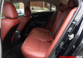 Подержанный автомобиль Honda Accord Sedan 2008 года (8 фото)