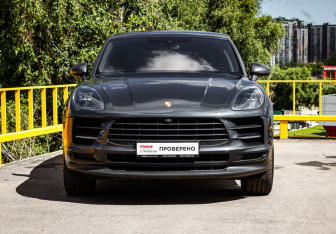 Подержанный автомобиль Porsche Macan 2019 года (2 фото)