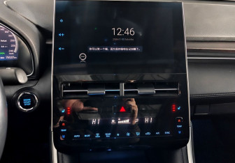 Подержанный автомобиль Toyota Avalon 2022 года (16 фото)