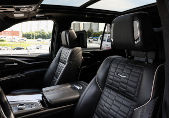Подержанный автомобиль Cadillac Escalade Suv 2022 года (26 фото)
