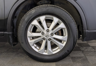 Подержанный автомобиль Nissan X-Trail 2017 года (12 фото)