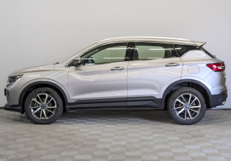 Подержанный автомобиль Geely Coolray 2023 года (8 фото)