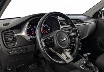 Подержанный автомобиль Kia Rio Hatchback 2021 года (14 фото)