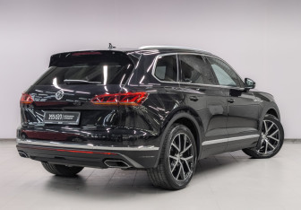 Подержанный автомобиль Volkswagen Touareg 2019 года (5 фото)