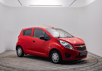 Подержанный автомобиль Chevrolet Spark 2013 года (3 фото)
