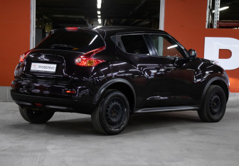 Подержанный автомобиль Nissan Juke 2013 года (5 фото)