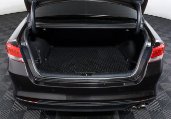 Подержанный автомобиль Kia Optima Sedan 2016 года (10 фото)