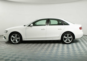 Подержанный автомобиль Audi A4 Sedan 2011 года (8 фото)