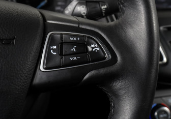 Подержанный автомобиль Ford Focus Sedan 2015 года (13 фото)