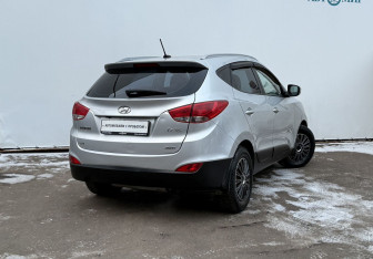 Подержанный автомобиль Hyundai ix35 2011 года (5 фото)