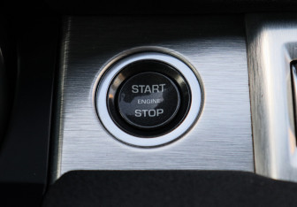 Подержанный автомобиль Land Rover Range Rover Evoque 2013 года (14 фото)