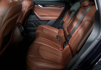 Подержанный автомобиль Maserati Levante 2021 года (10 фото)