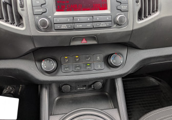 Подержанный автомобиль Kia Sportage 2012 года (25 фото)