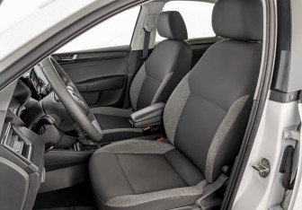 Подержанный автомобиль Skoda Rapid Liftback 2021 года (20 фото)