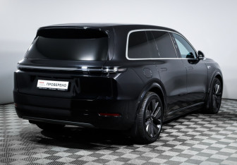 Подержанный автомобиль LiXiang L9 2023 года (5 фото)