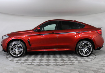 Подержанный автомобиль BMW X6 2016 года (5 фото)