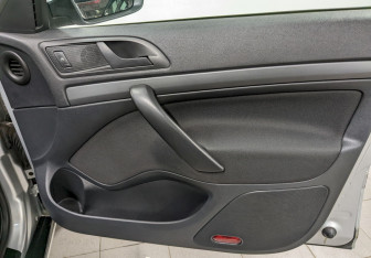 Подержанный автомобиль Skoda Fabia Hatchback 2010 года (17 фото)