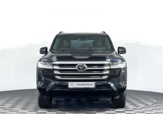 Подержанный автомобиль Toyota Land Cruiser Suv 2021 года (2 фото)