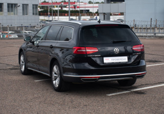 Подержанный автомобиль Volkswagen Passat Wagon 2017 года (7 фото)