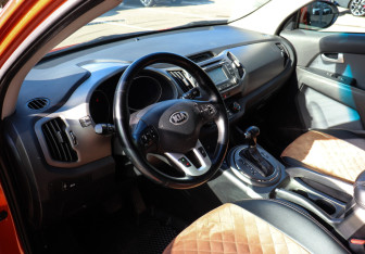 Подержанный автомобиль Kia Sportage 2014 года (7 фото)