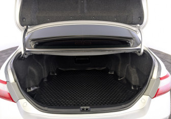 Подержанный автомобиль Toyota Camry Sedan 2011 года (9 фото)