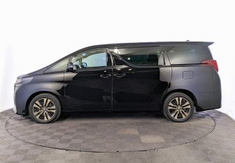 Подержанный автомобиль Toyota Alphard 2020 года (8 фото)
