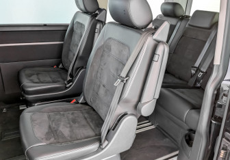 Подержанный автомобиль Volkswagen Multivan 2019 года (14 фото)