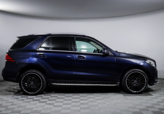 Подержанный автомобиль Mercedes-Benz GLE 2016 года (4 фото)