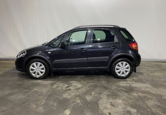 Подержанный автомобиль Suzuki SX4 Hatchback 2014 года (7 фото)