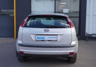 Подержанный автомобиль Ford Focus Hatchback 2007 года (6 фото)