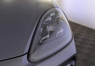 Подержанный автомобиль Porsche Cayenne 2018 года (14 фото)