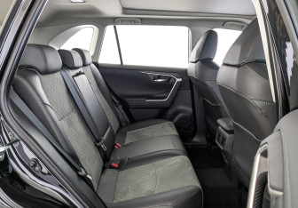 Новый Toyota RAV4 2025 (12 фото)