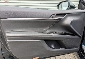 Подержанный автомобиль Toyota Camry Sedan 2018 года (19 фото)