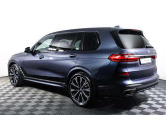 Подержанный автомобиль BMW X7 2019 года (7 фото)