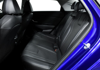 Подержанный автомобиль Hyundai Elantra Sedan 2020 года (12 фото)