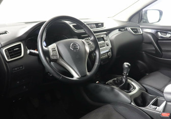 Подержанный автомобиль Nissan Qashqai 2015 года (6 фото)
