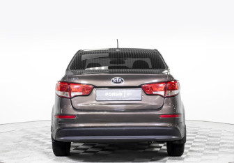 Подержанный автомобиль Kia Rio Sedan 2016 года (6 фото)