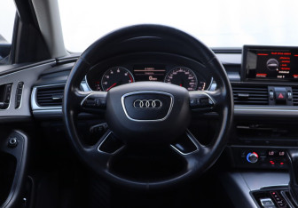 Подержанный автомобиль Audi A6 Sedan 2017 года (15 фото)