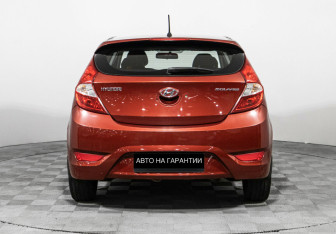 Подержанный автомобиль Hyundai Solaris Hatchback 2012 года (4 фото)