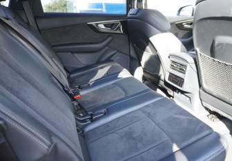 Подержанный автомобиль Audi Q7 2020 года (10 фото)