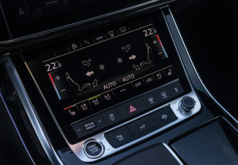 Подержанный автомобиль Audi Q7 2021 года (16 фото)