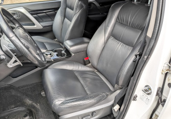 Подержанный автомобиль Mitsubishi Pajero Sport 2019 года (20 фото)