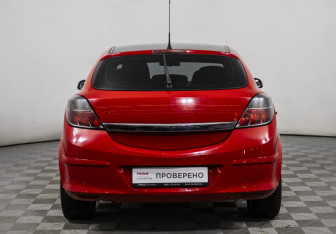 Подержанный автомобиль Opel Astra Hatchback 2008 года (6 фото)