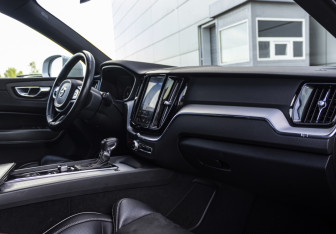 Подержанный автомобиль Volvo XC60 2018 года (17 фото)